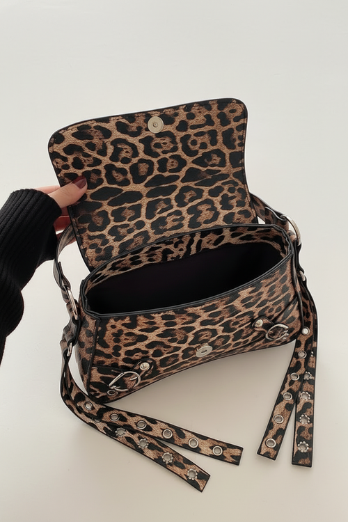 Bolso Biker con Tachuelas y Hebillas — Estilo Punk